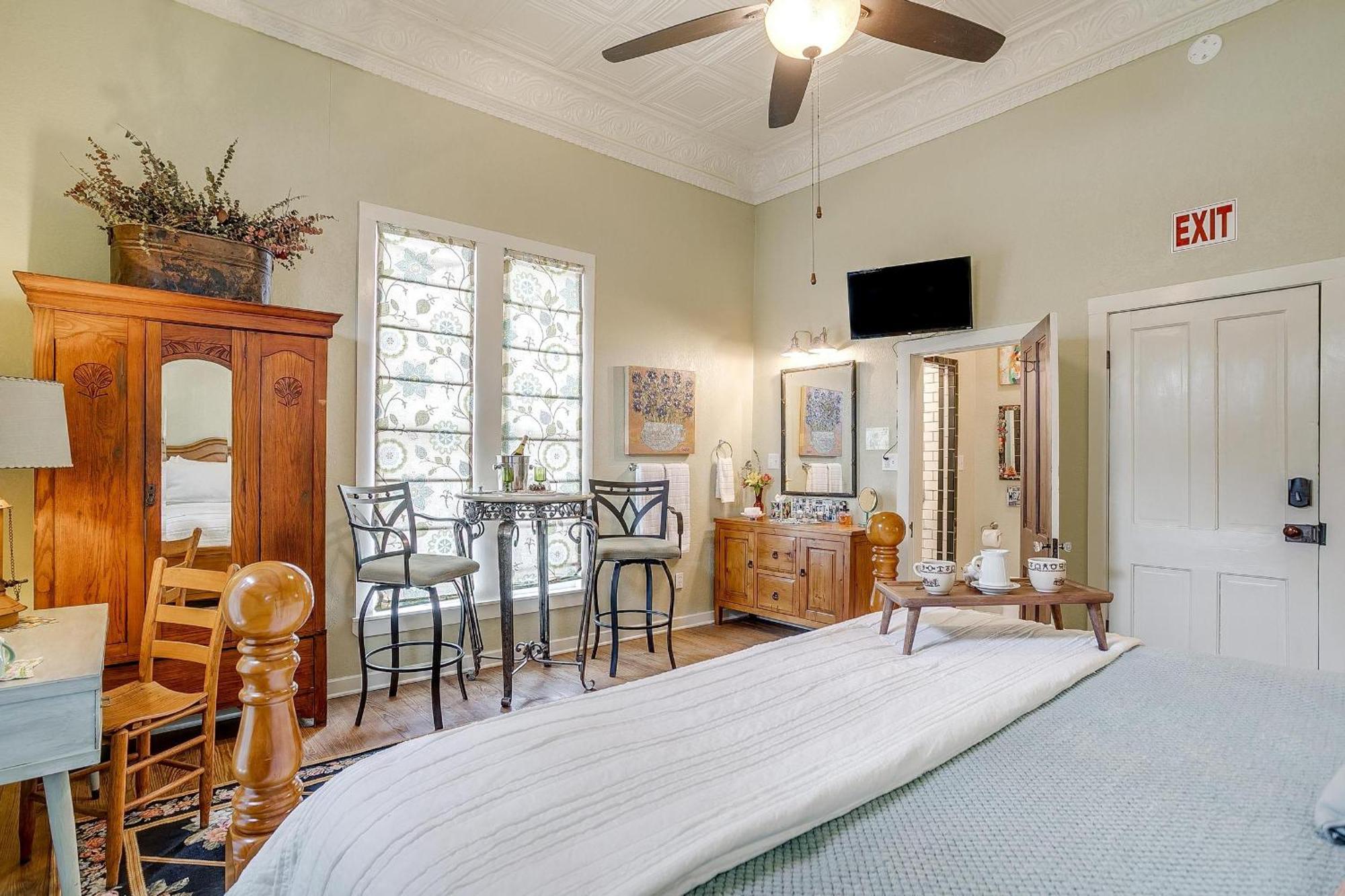 The Gallery House Boutique Hotel Stephenville Εξωτερικό φωτογραφία